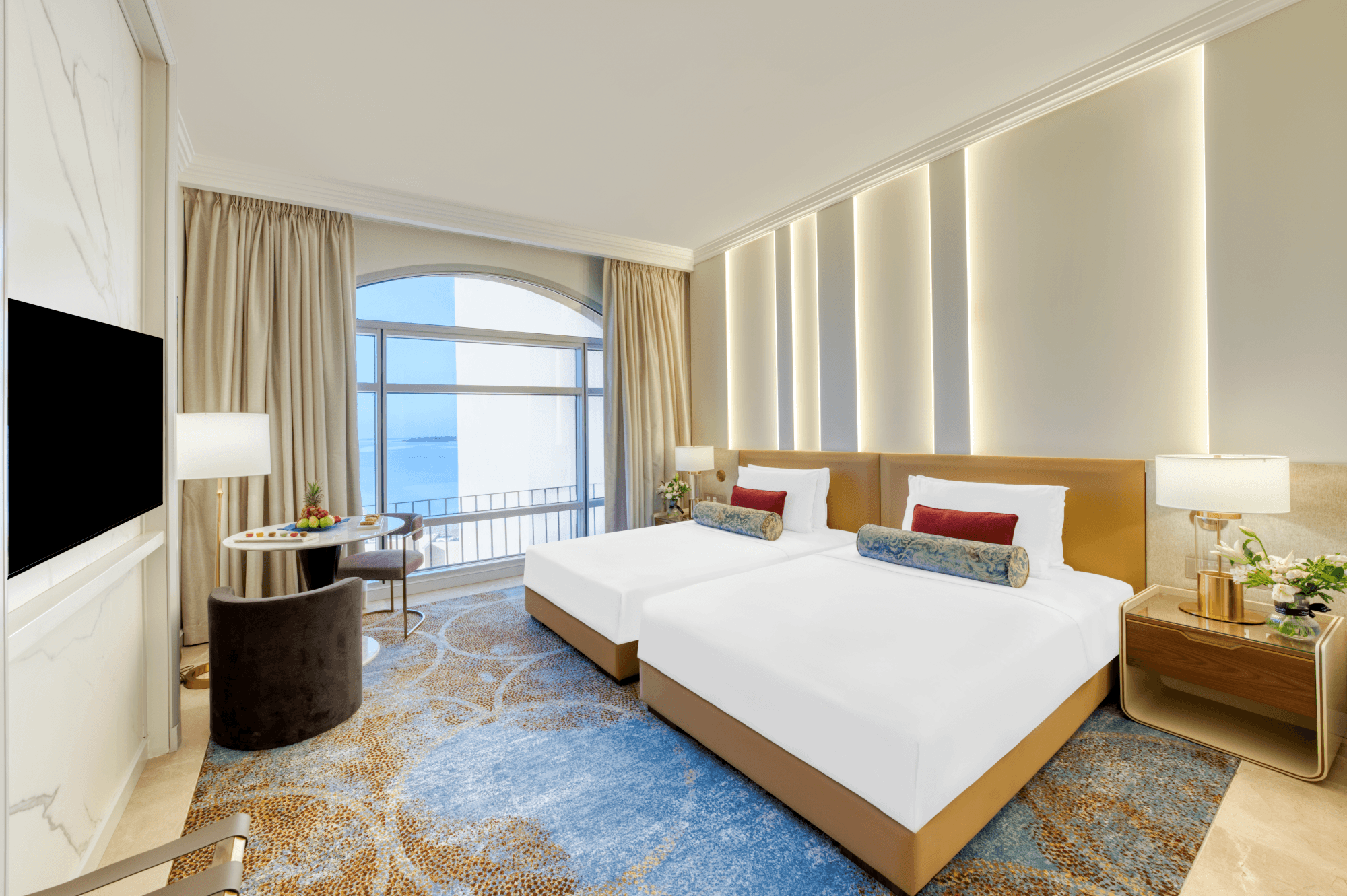 Grand Deluxe Lagoon View Room, further view