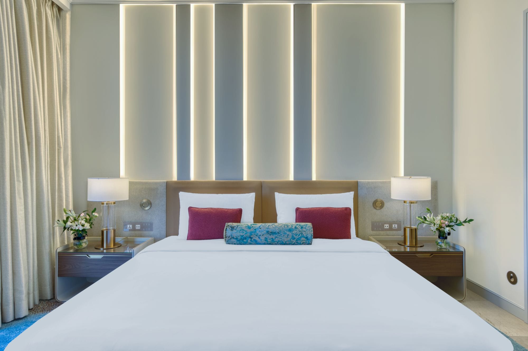 Grand Deluxe Lagoon View Room at Sariya Hotel